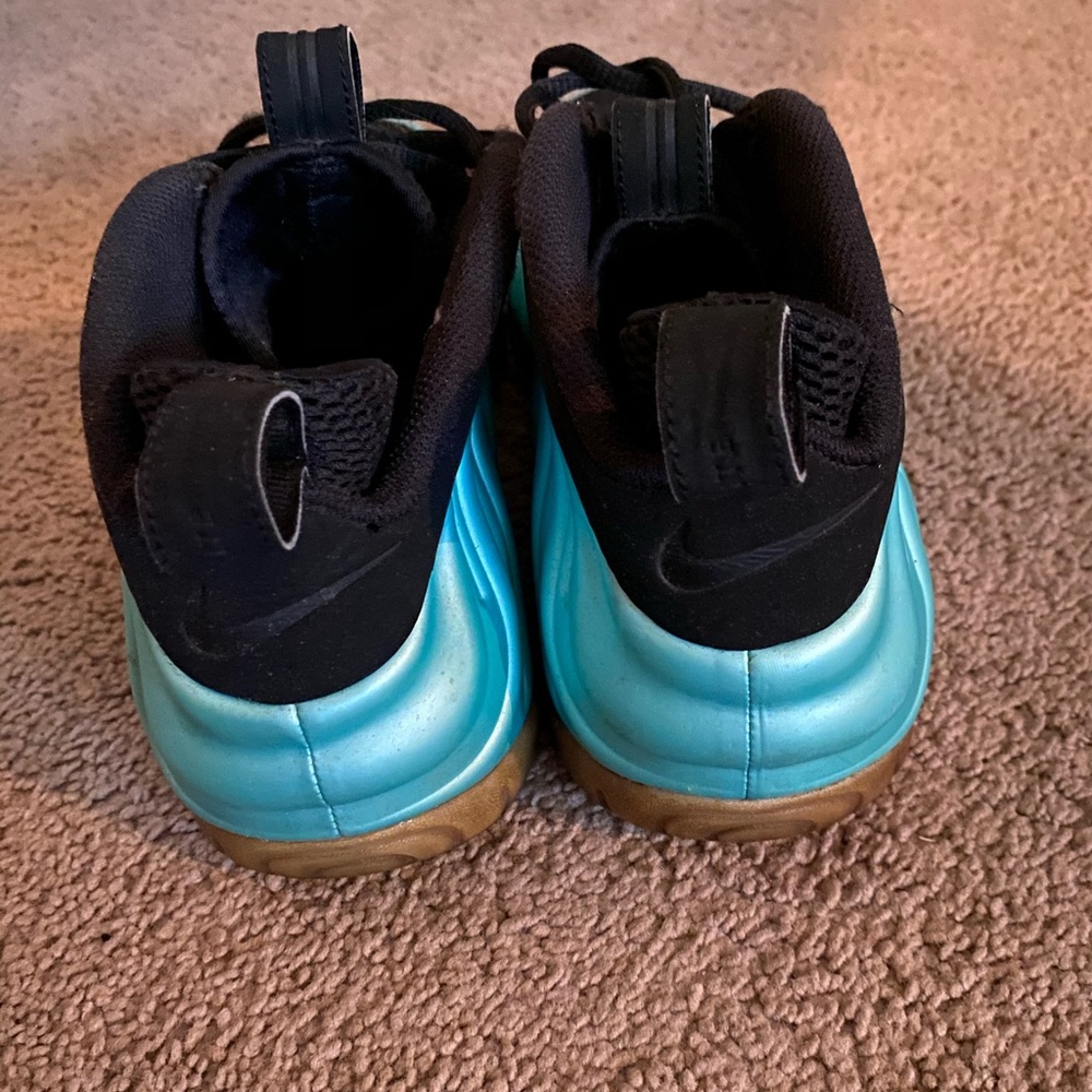 Nike - Picture 3 of 4
